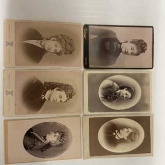Antichi ritratti fotografici con dediche e pubblicità fotografo
